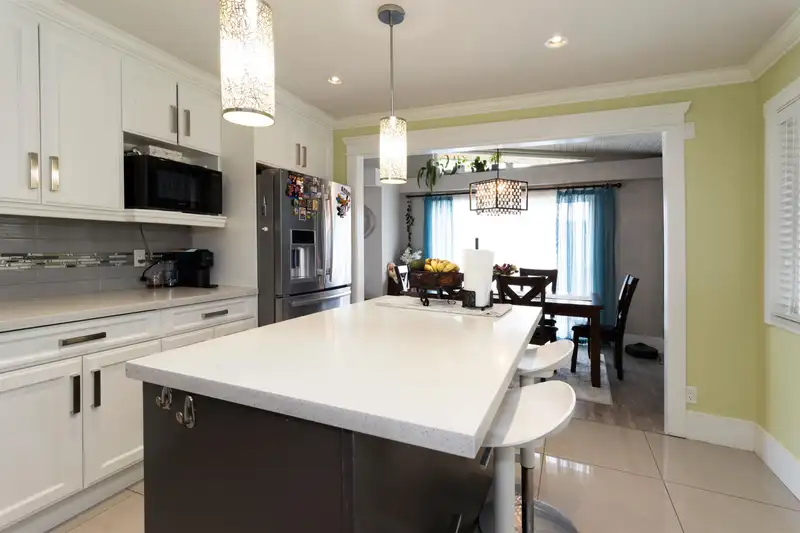 10711 SEAMOUNT ROAD - photo 2 of 33