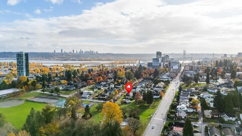 523 KELLY STREET - photo 4 of 15