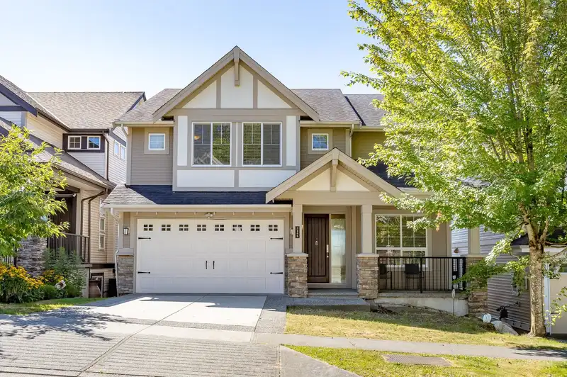 3406 DERBYSHIRE AVENUE - photo 1 of 40