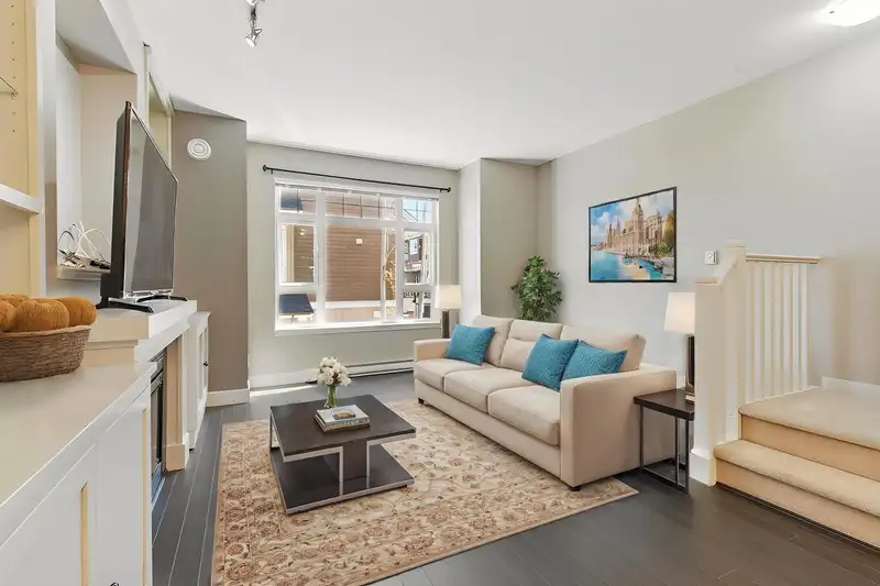 44 2979 156 STREET - photo 2 of 31