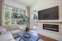 300 2432 HAYWOOD AVENUE - thumbnail 4