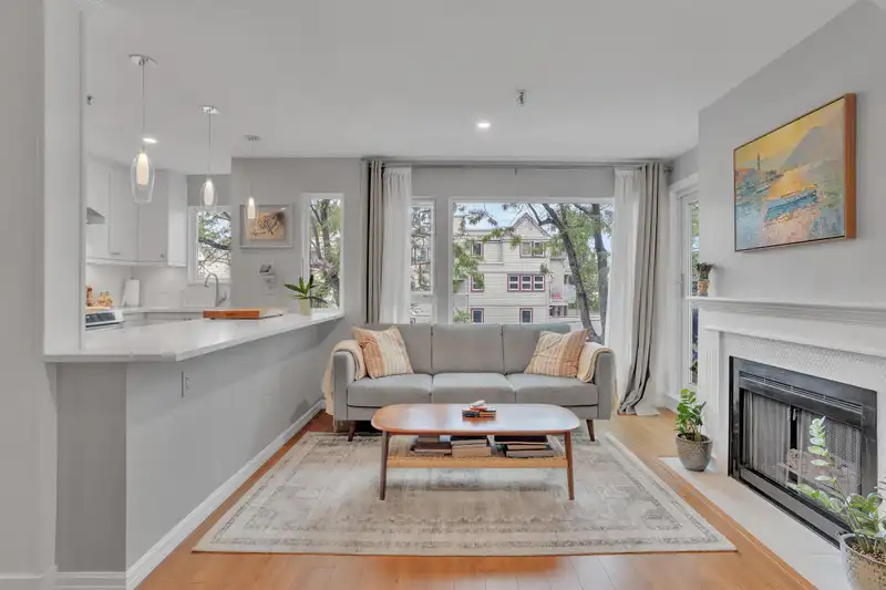 315 2020 W 8TH AVENUE - photo 1 of 21