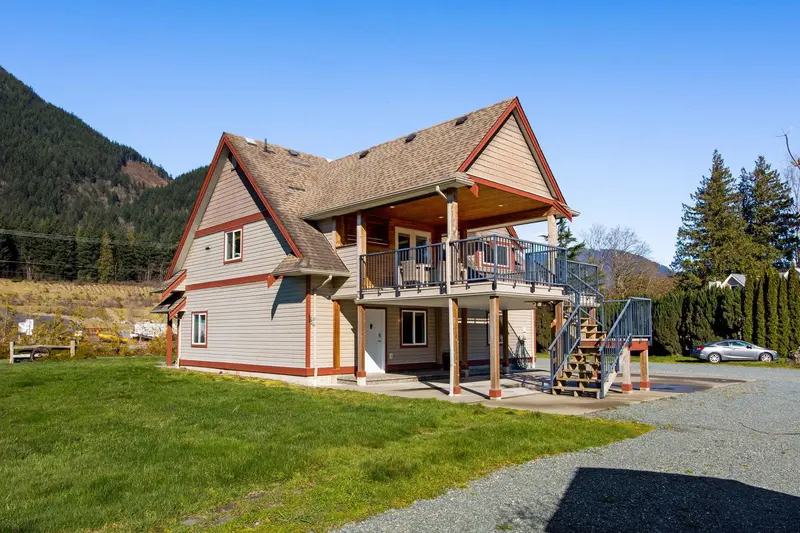 5260 MCCALLUM ROAD - photo 3 of 25