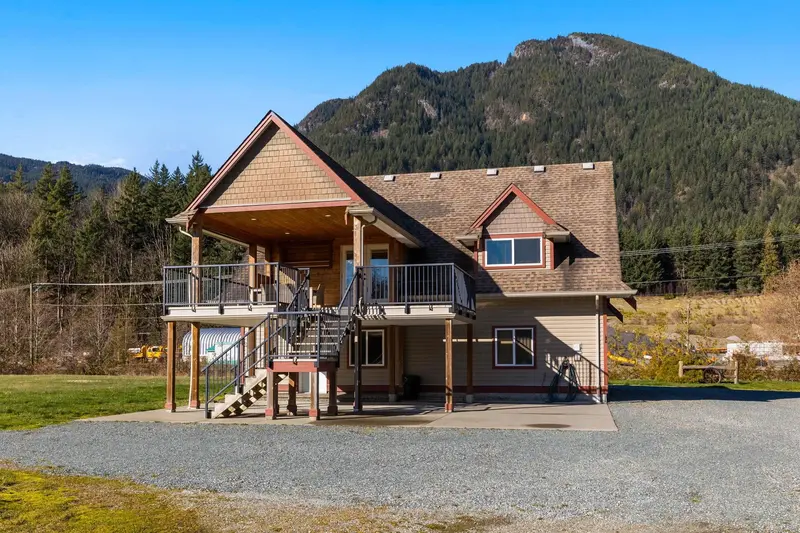 5260 MCCALLUM ROAD - photo 4 of 25