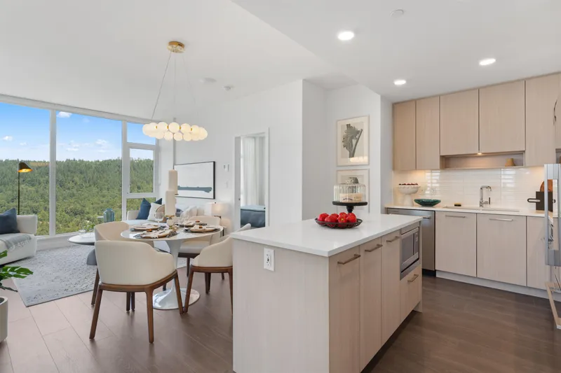 1608 518 CLARKE ROAD - photo 4 of 10