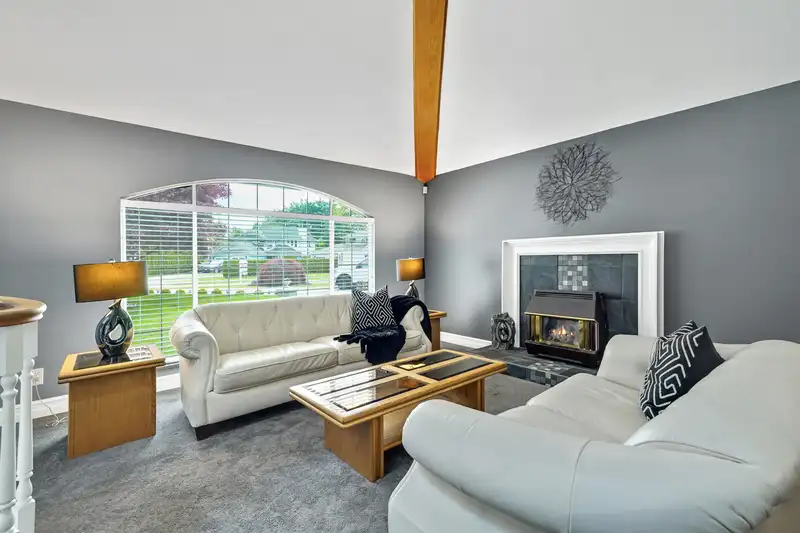 20287 94B AVENUE - photo 4 of 40