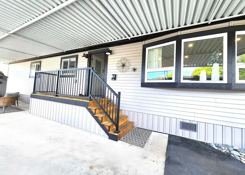 51 1840 160 STREET - photo 2 of 39