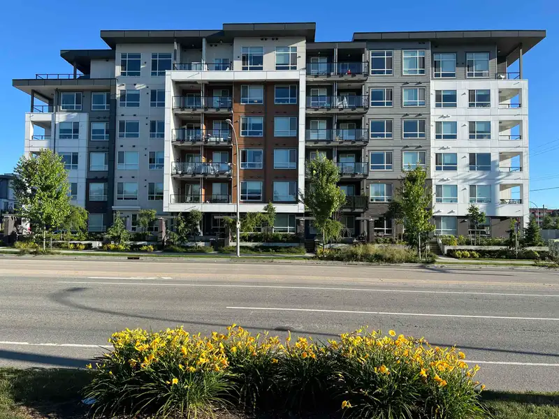 B225 20834 80 AVENUE - photo 1 of 19