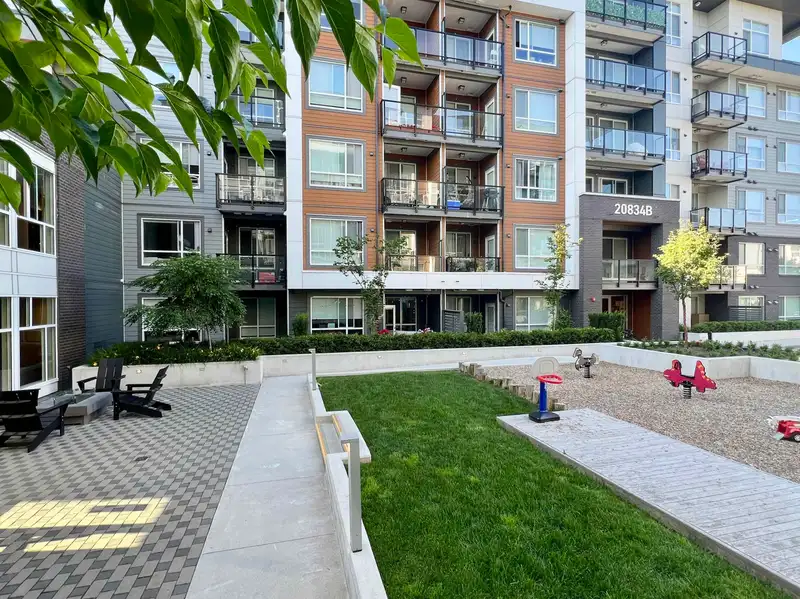 B225 20834 80 AVENUE - photo 2 of 19