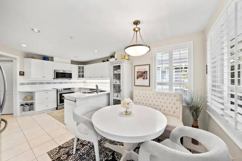 204 1250 55 STREET - photo 1 of 28