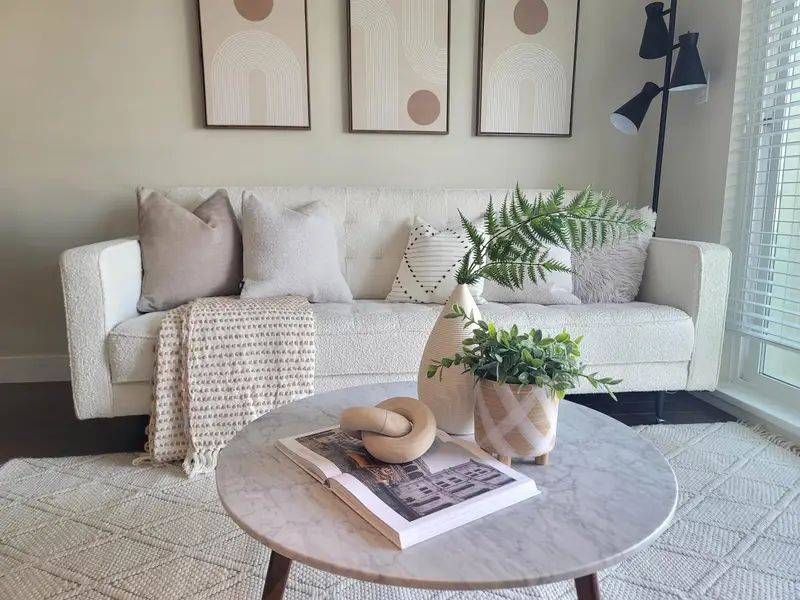 309 15775 CROYDON DRIVE - photo 2 of 14