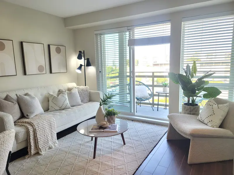 309 15775 CROYDON DRIVE - photo 4 of 14