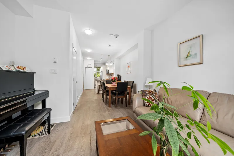 119 7250 18TH AVENUE - photo 4 of 24