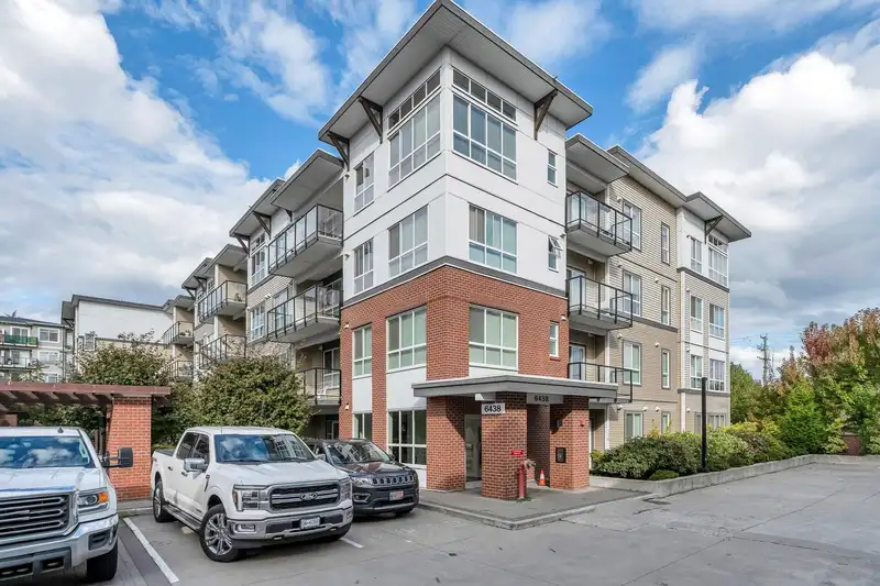 111 6438 195A STREET - photo 2 of 33