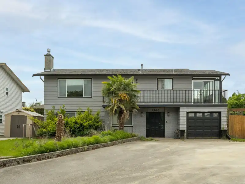 5388 46 AVENUE - photo 1 of 12
