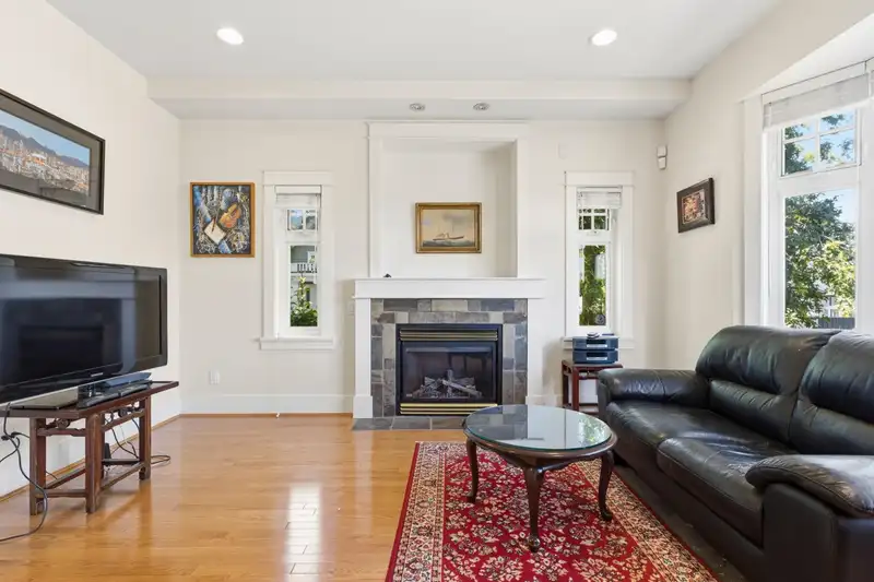 4188 BALACLAVA STREET - photo 3 of 40