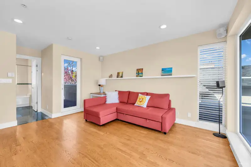 4060 W 10TH AVENUE - photo 4 of 39