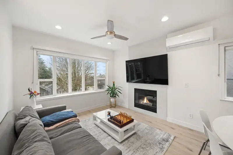 5260 ST. CATHERINES STREET - photo 4 of 40