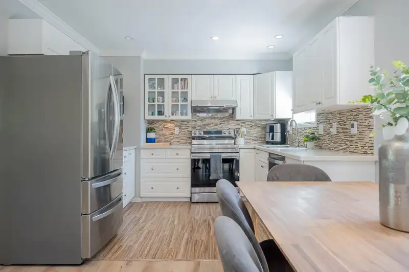 20984 118 AVENUE - photo 3 of 38