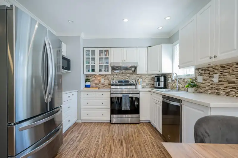 20984 118 AVENUE - photo 4 of 38