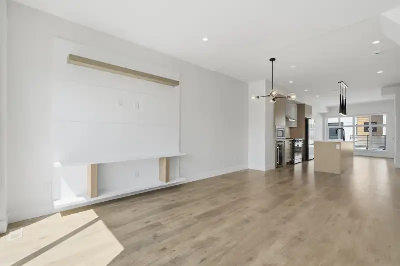 21 177 175A STREET - photo 4 of 37