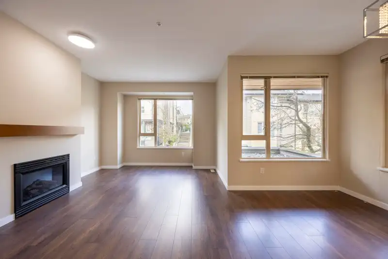 18 9229 UNIVERSITY CRESCENT - photo 4 of 40