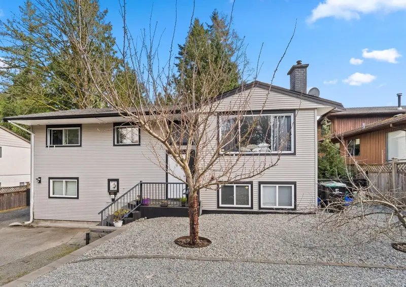 4900 200TH STREET - photo 2 of 25