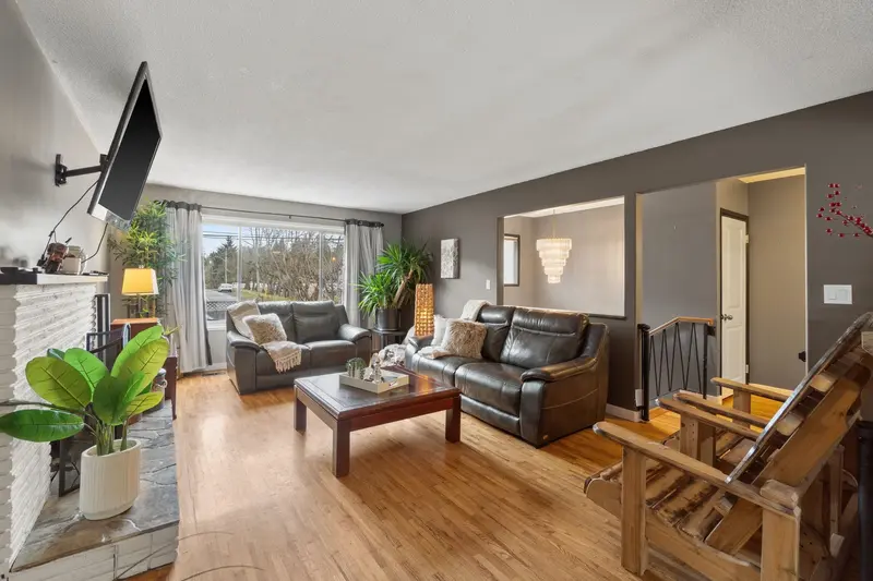 4900 200TH STREET - photo 4 of 25