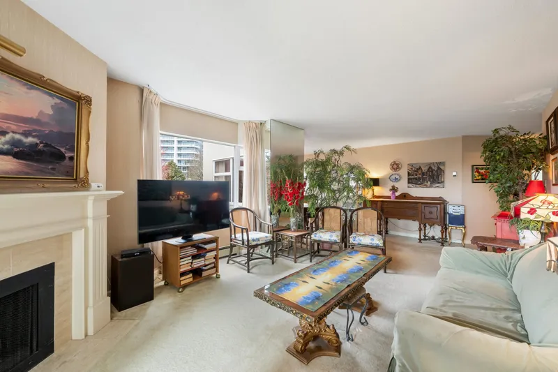 111 1442 FOSTER STREET - photo 3 of 25