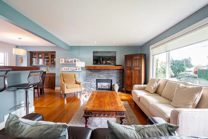 5015 CHEHALIS DRIVE - photo 3 of 37