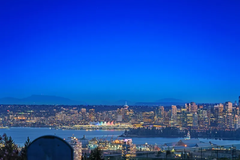 685 KING GEORGES WAY - photo 1 of 25