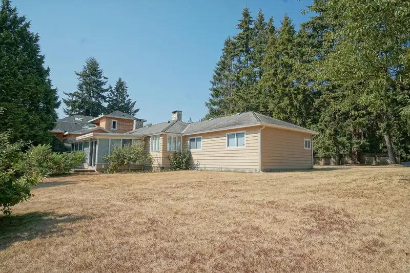 12686 56 AVENUE - photo 2 of 27