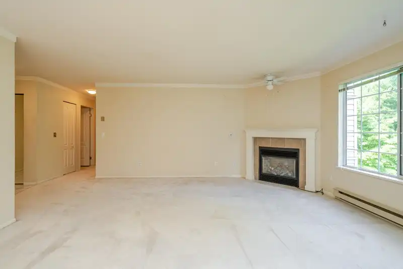 201 13910 101 AVENUE - photo 4 of 30