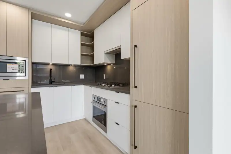 404 2268 E BROADWAY - photo 2 of 16