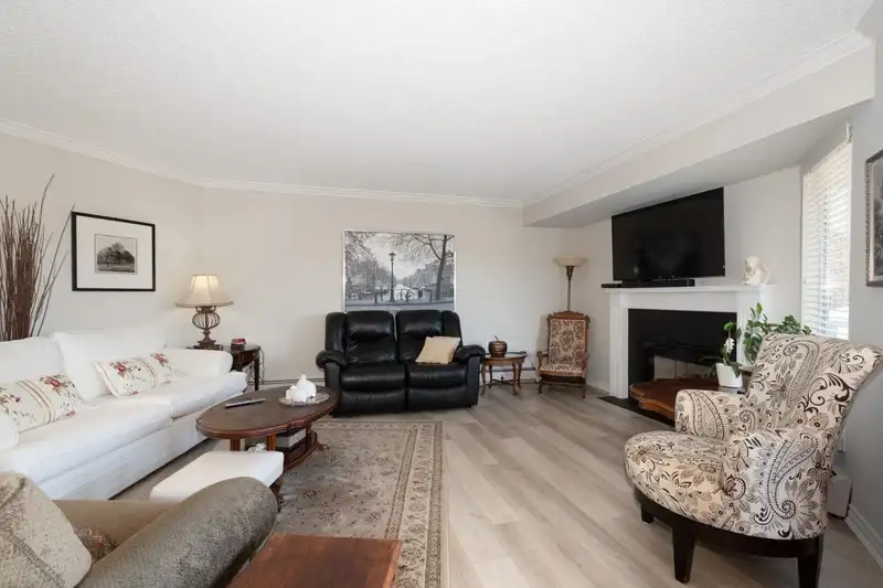 36 1190 FALCON DRIVE - photo 3 of 36