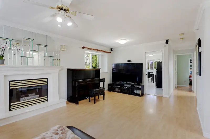 4708 INVERNESS STREET - photo 4 of 23