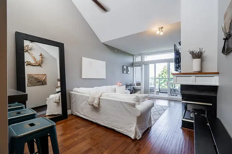 410 5800 ANDREWS ROAD - photo 4 of 31