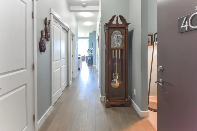 409 4977 SPRINGS BOULEVARD - photo 2 of 38