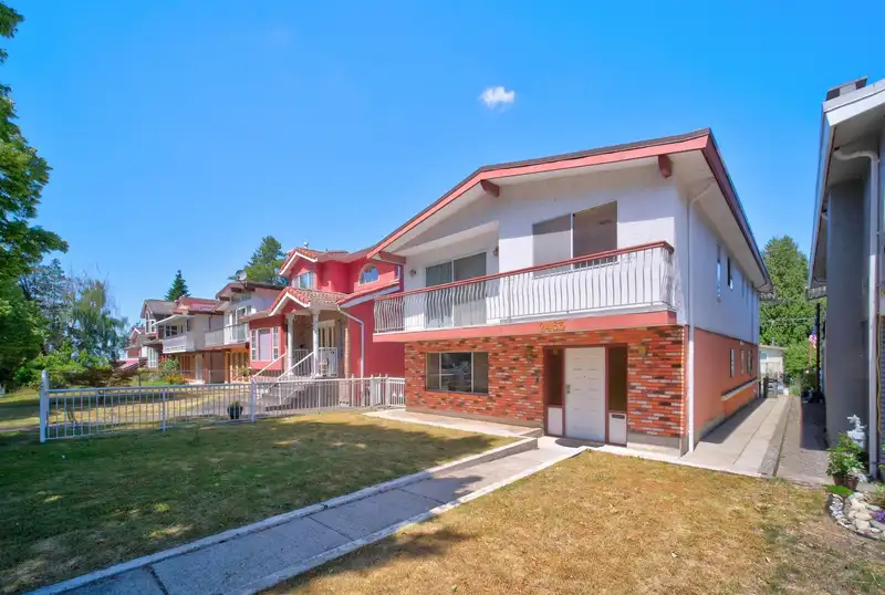 2463 GALT STREET - photo 1 of 37