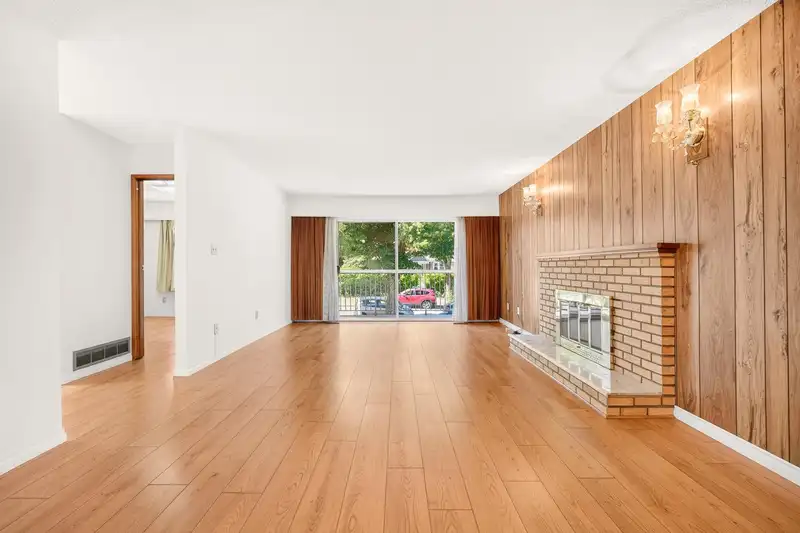 2463 GALT STREET - photo 3 of 37