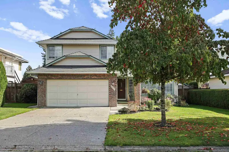 9310 153 STREET - photo 2 of 30