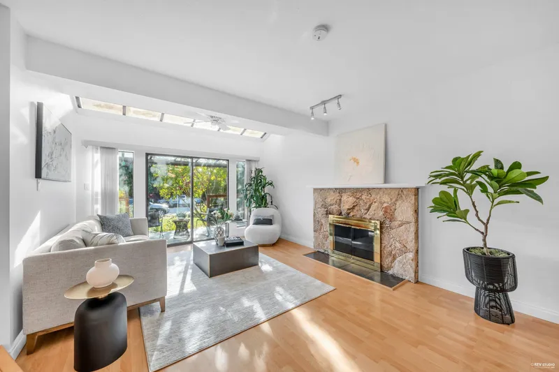 252 E 21ST STREET - photo 4 of 25