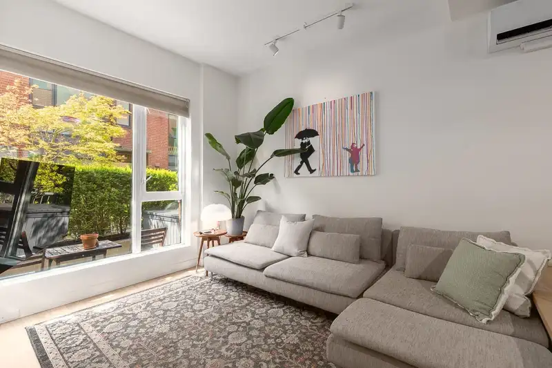 219 1961 COLLINGWOOD STREET - photo 2 of 39