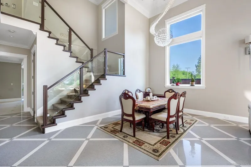 6571 LYNAS LANE - photo 4 of 25