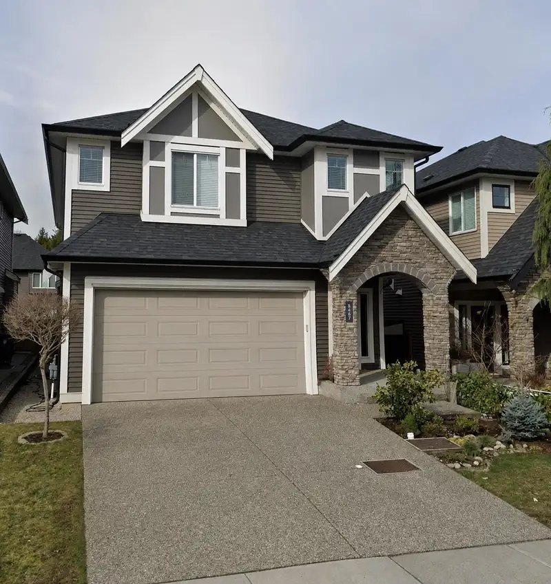 8467 206 STREET - photo 2 of 14