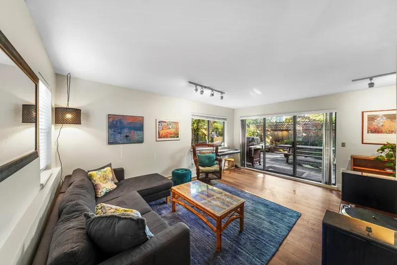 101 2935 SPRUCE STREET - photo 4 of 23