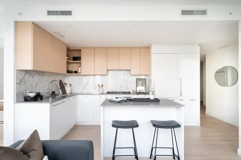 3706 6468 WILLINGDON AVENUE - photo 1 of 21