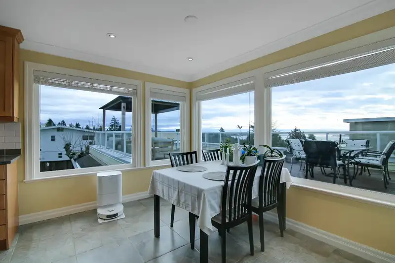 1050 PARKER STREET - photo 2 of 21