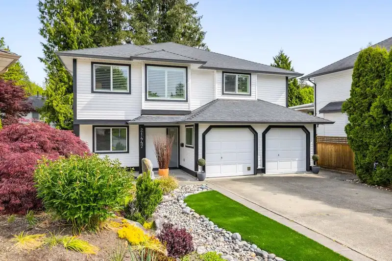 21447 90A AVENUE - photo 1 of 33