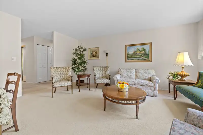 171 13888 70 AVENUE - photo 4 of 26